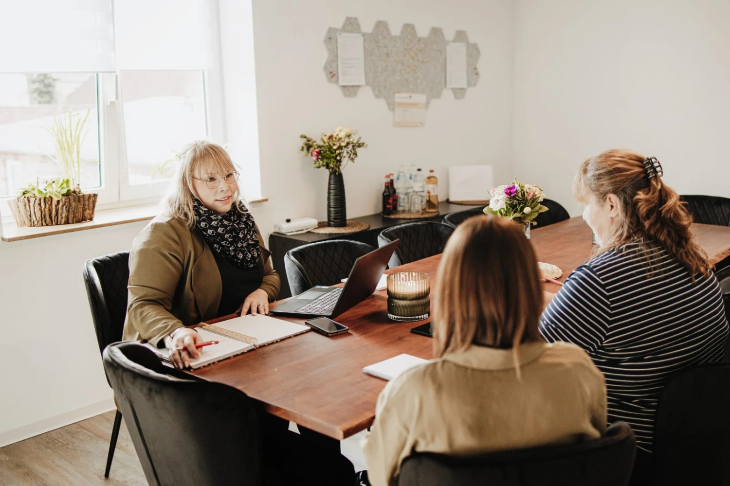 HeilOase Spiczak - Menschen in der Beratung
